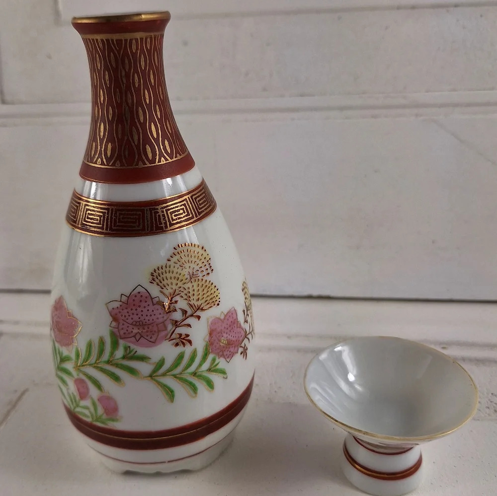 Genuine Kutani Sake Bottle & 1 cup Floral Accents